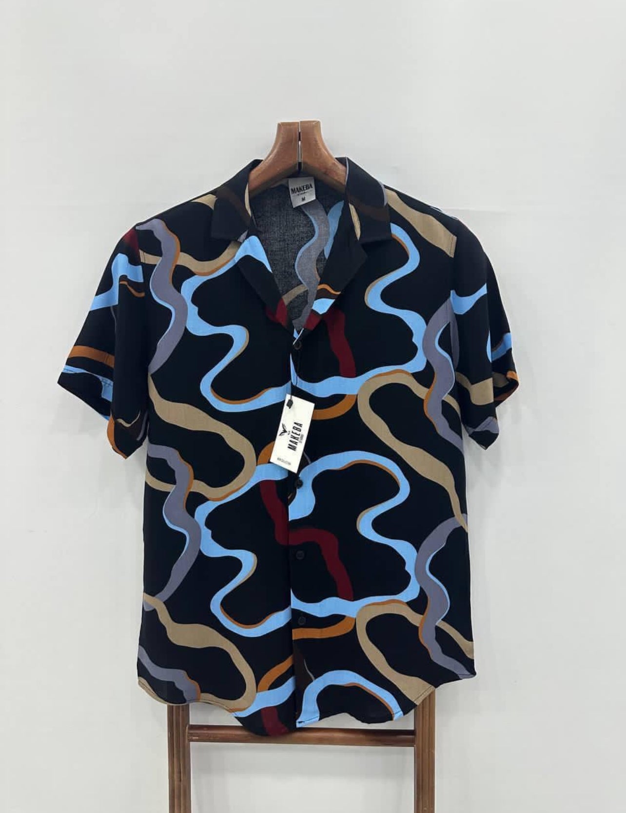 Makeba Men's Abstract Wavy Print Short Sleeve Shirt