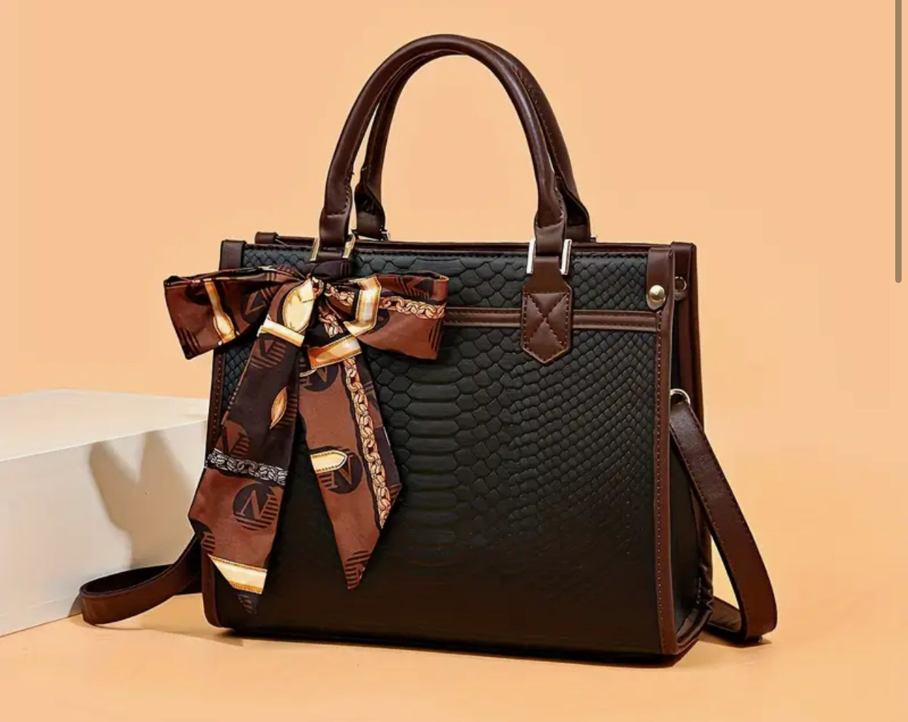 Sophisticated Geometric Pattern Women's Shoulder Bag